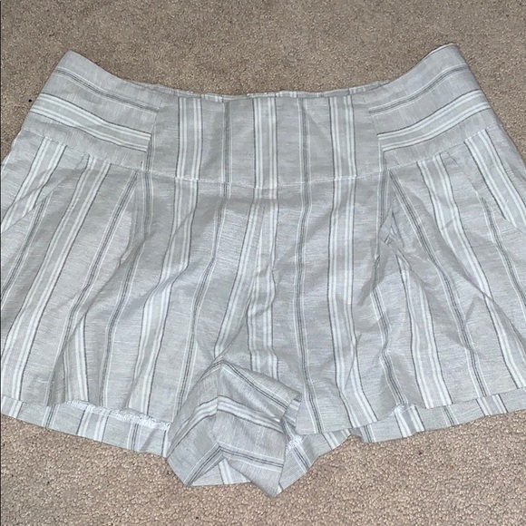 Free People // Austin Pleated Striped Shorts🌛 - Picture 6 of 7